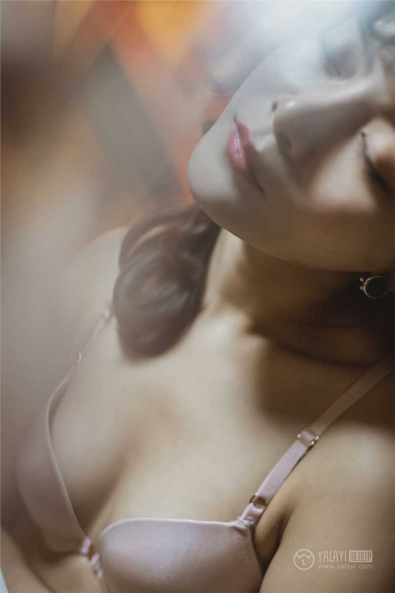 最新宅男最爱红颜知己芷琳挺翘漂亮性感诱人壁纸