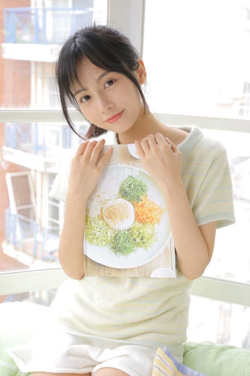 最新性感美女长腿诱惑壁纸