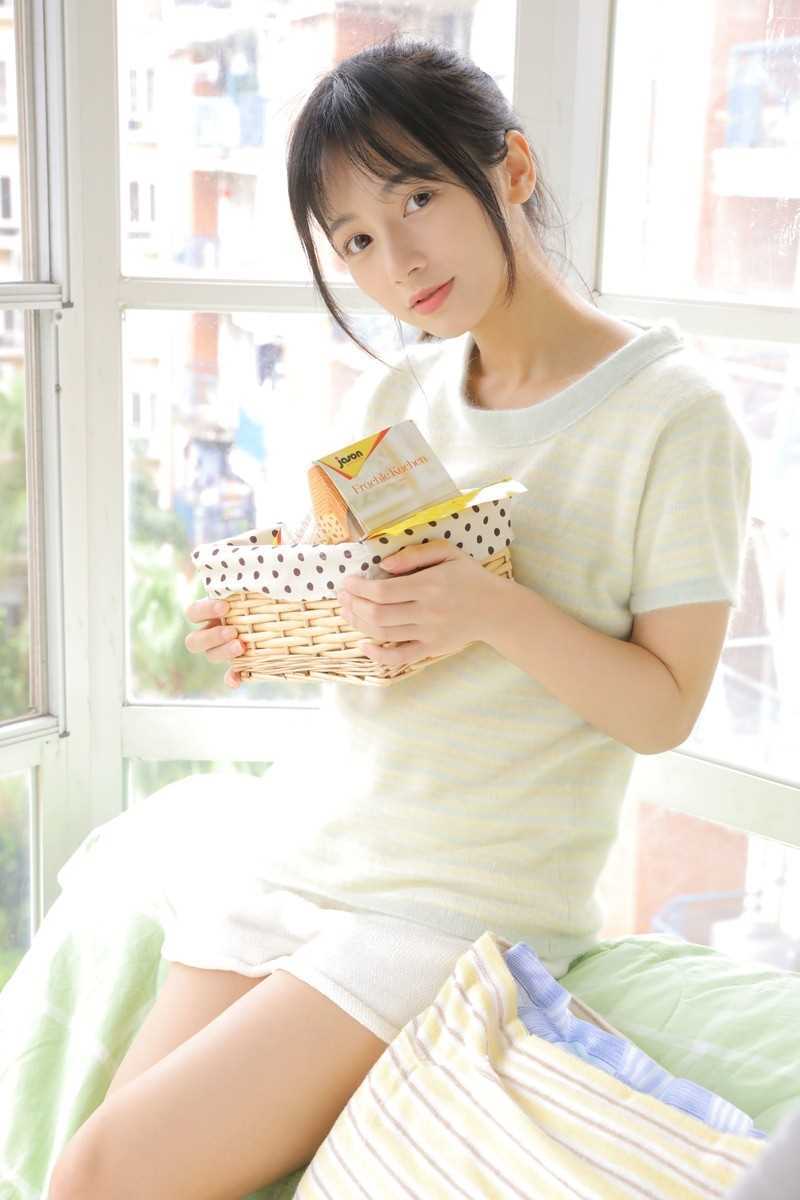 最新性感美女长腿诱惑壁纸