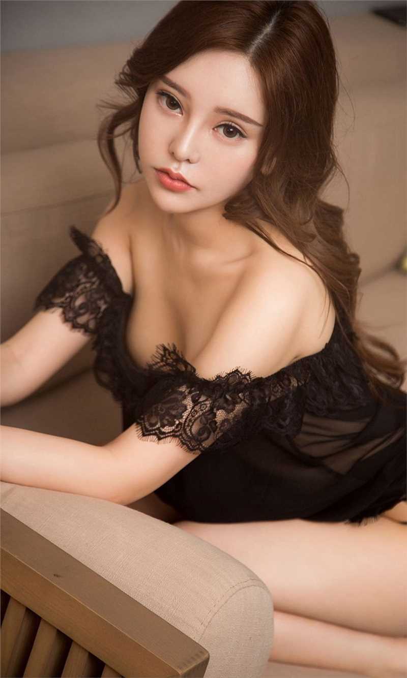 高清放荡交换超级乱性感娇艳美妇酥胸半露别墅棚拍人体图集