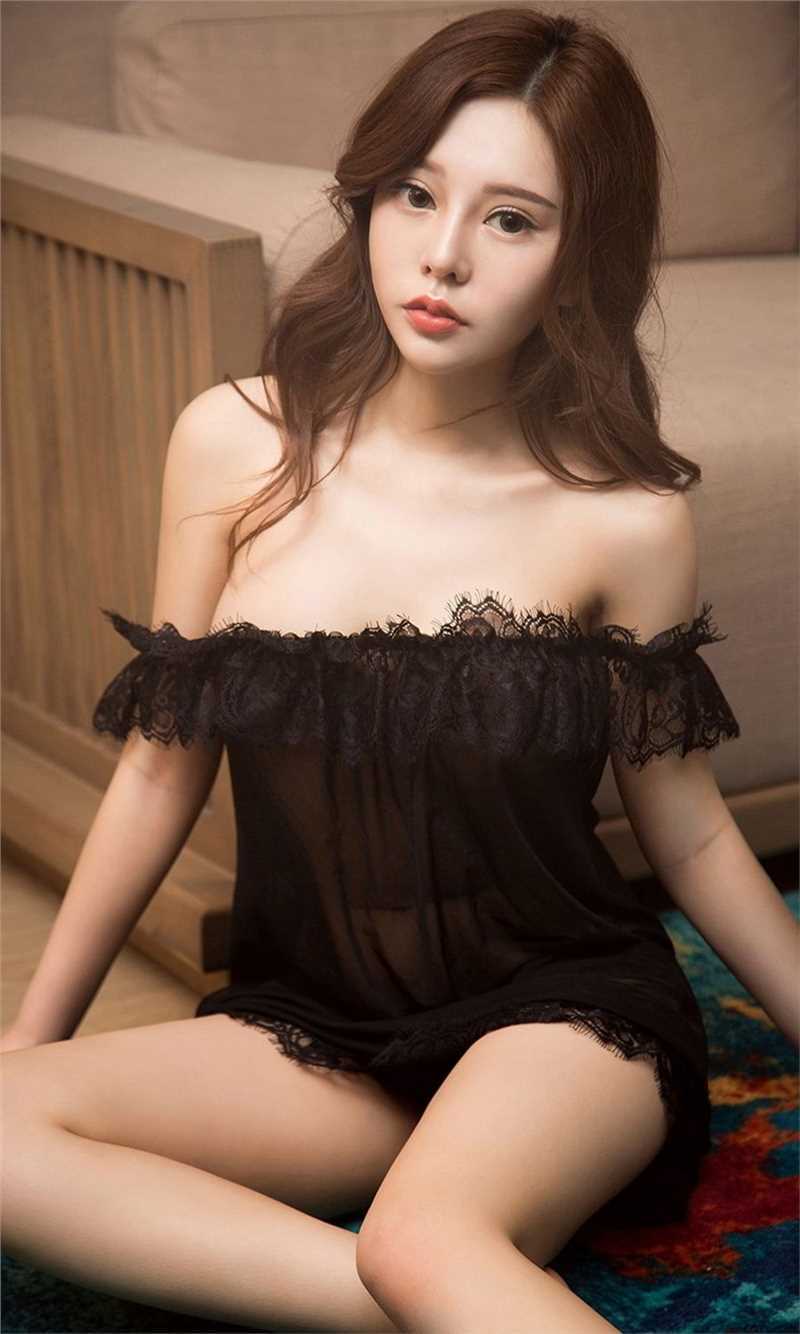 高清放荡交换超级乱性感娇艳美妇酥胸半露别墅棚拍人体图集