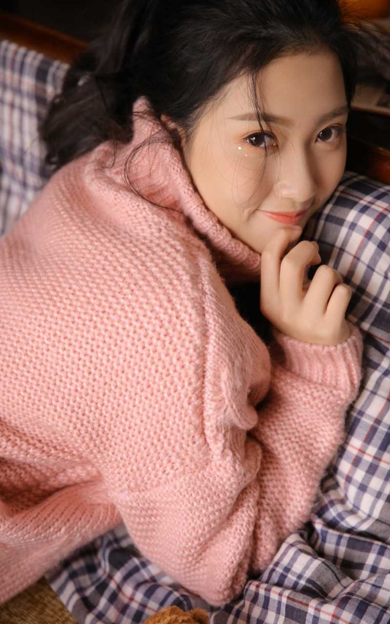 清秀美女俏皮可爱性感长腿私房图片