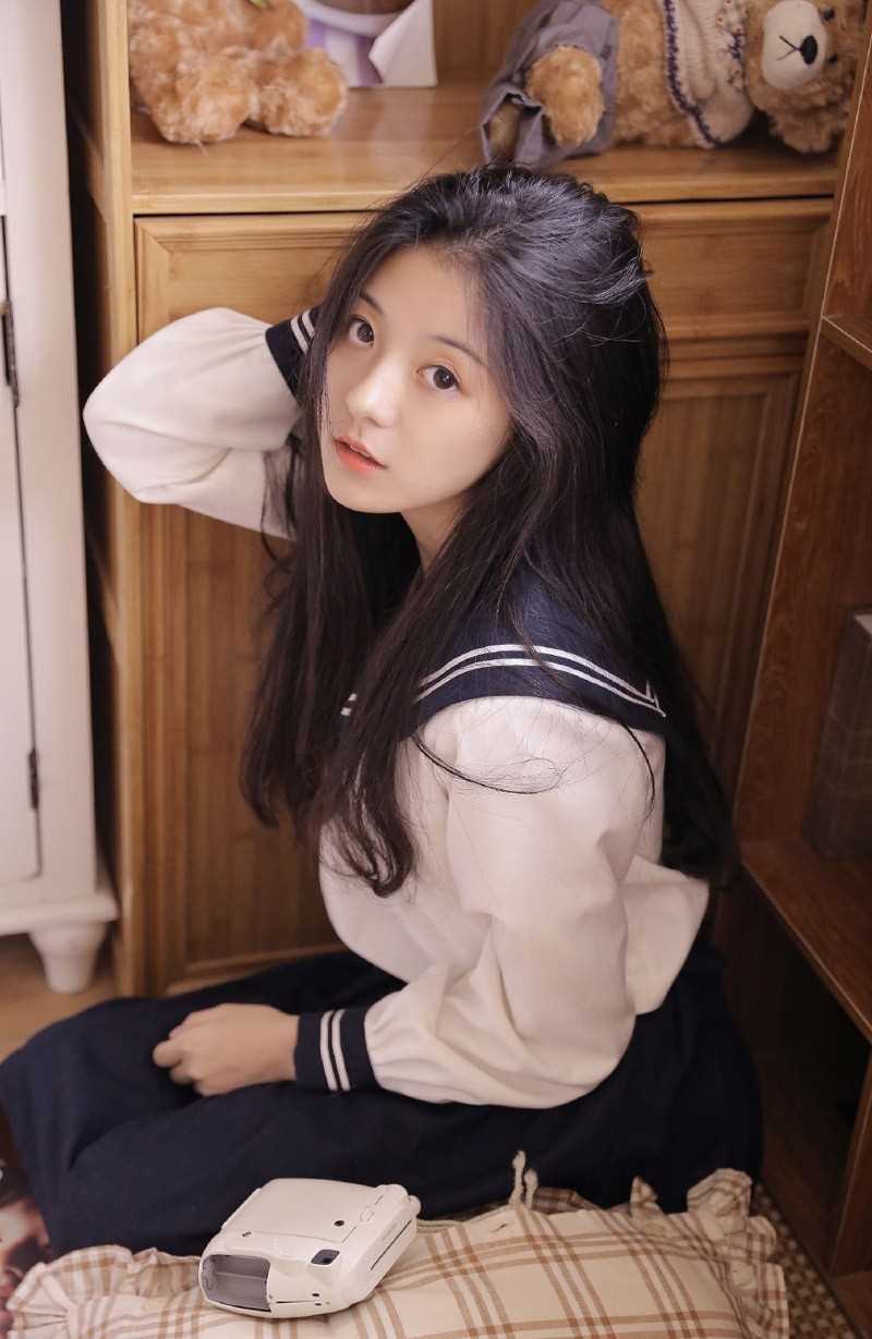 最新亚洲制服美女师生诱惑性感私房床上图片图集