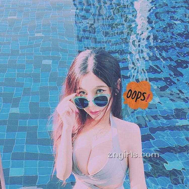 最新色偷偷撸香港美女巨胸年轻的妈妈性感私房照诱惑壁纸