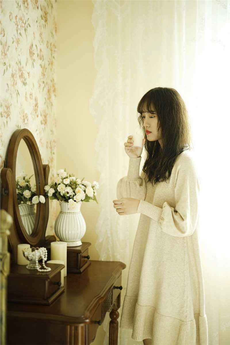 精选香艳甜美少女可爱不失性感私房优雅艺术个人图片图册