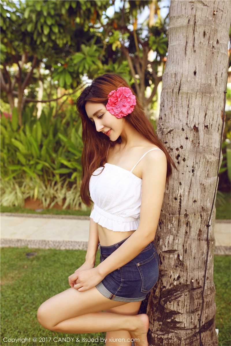 高清泳衣美女雪白细嫩我的小姨日日啪眼神魅惑性感图集