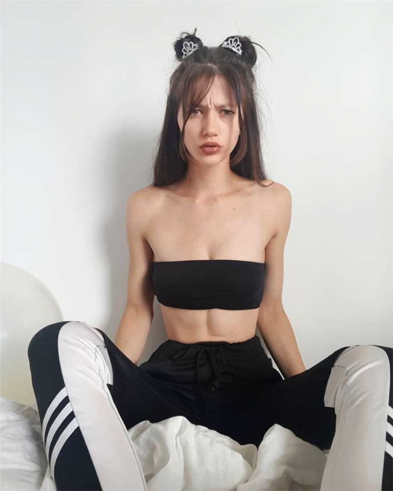 特别专辑外国银发美女喂饱小妖精的嫩苞性感图片图片