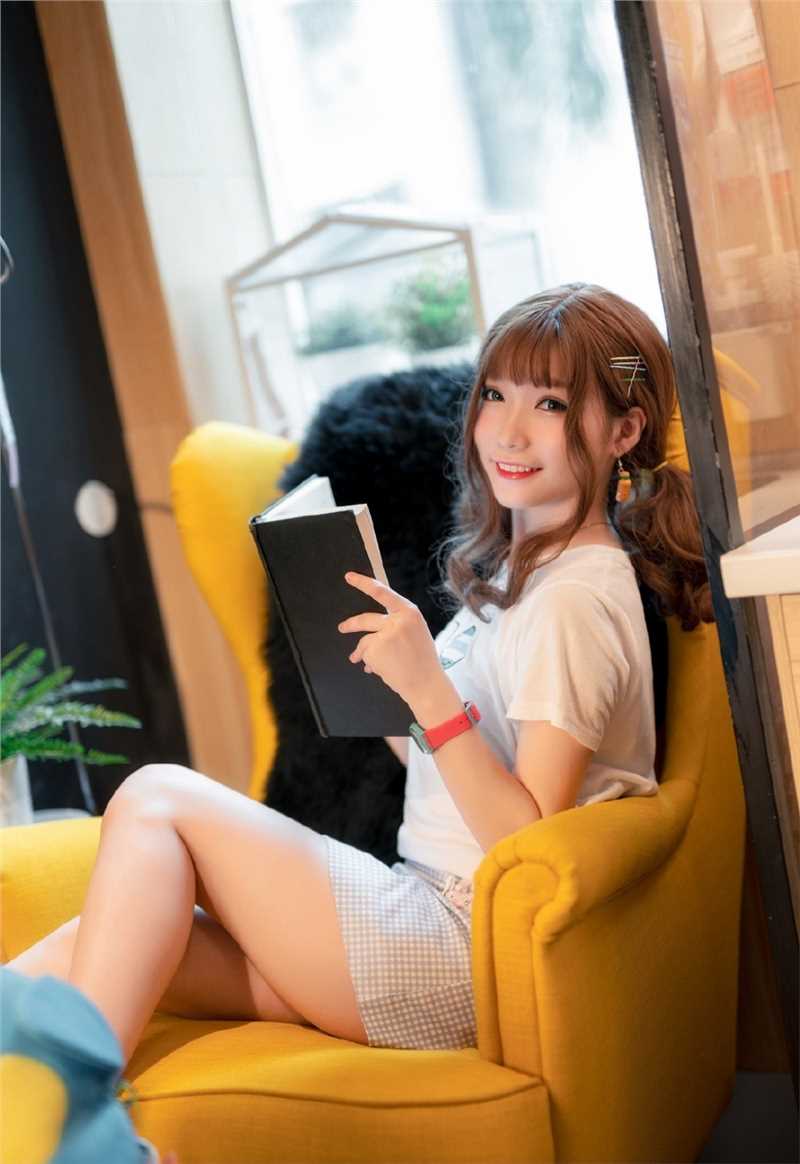 最新清纯小萝莉勾人杏眼养眼销魂女生照片壁纸