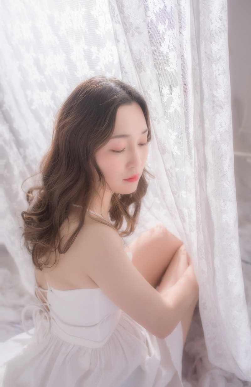 高清清纯养眼嫩模雪白的香肩极致诱惑女生照片图集