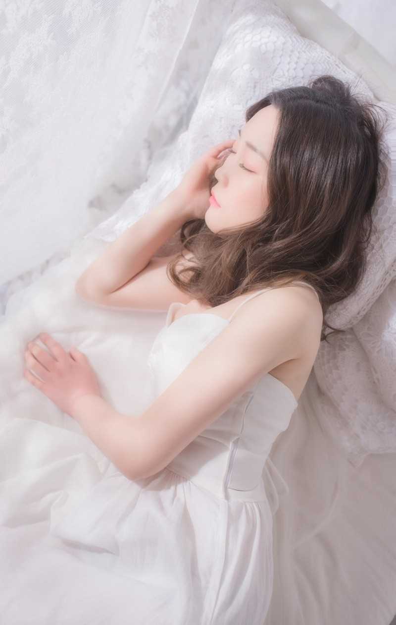 高清清纯养眼嫩模雪白的香肩极致诱惑女生照片图集