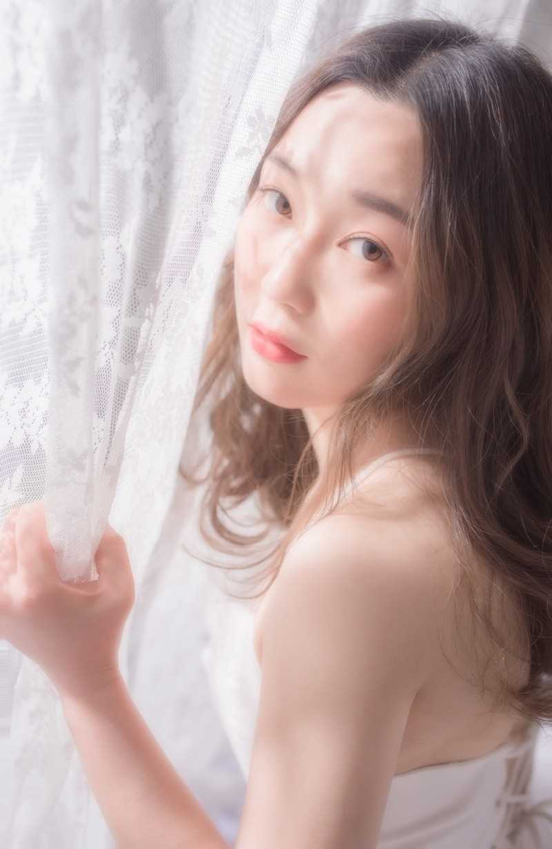 高清清纯养眼嫩模雪白的香肩极致诱惑女生照片图集