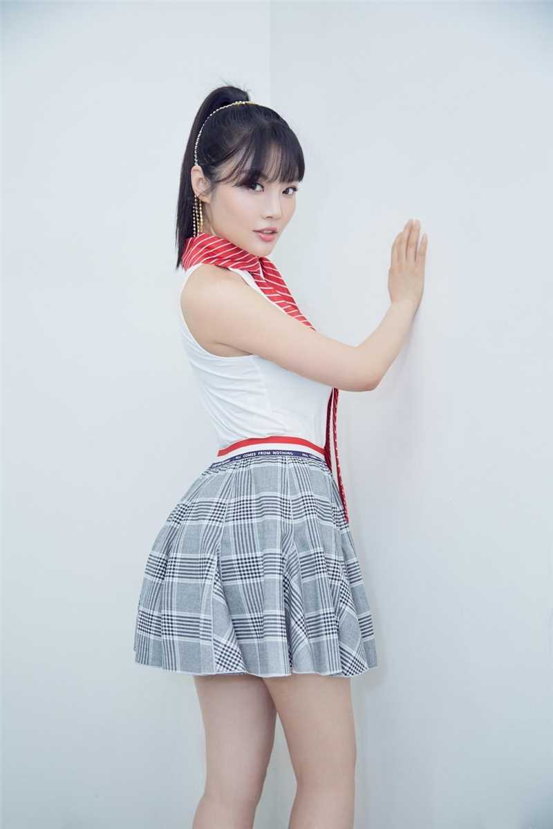 高清清纯活力美女徐冬冬短裙大长腿吸晴养眼明星图集