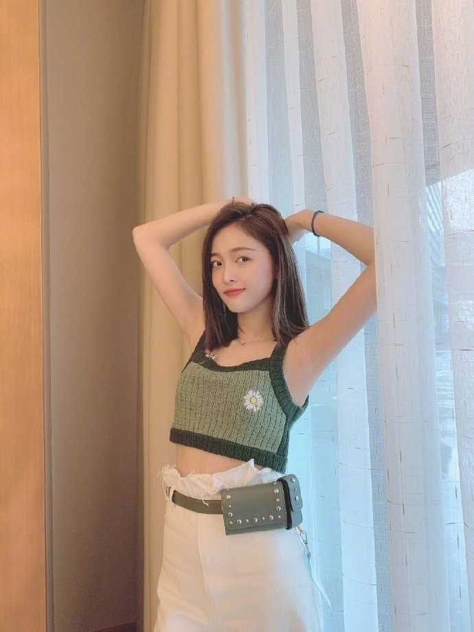 高清活力少女吴宣仪清纯养眼治愈秀丽图片图集