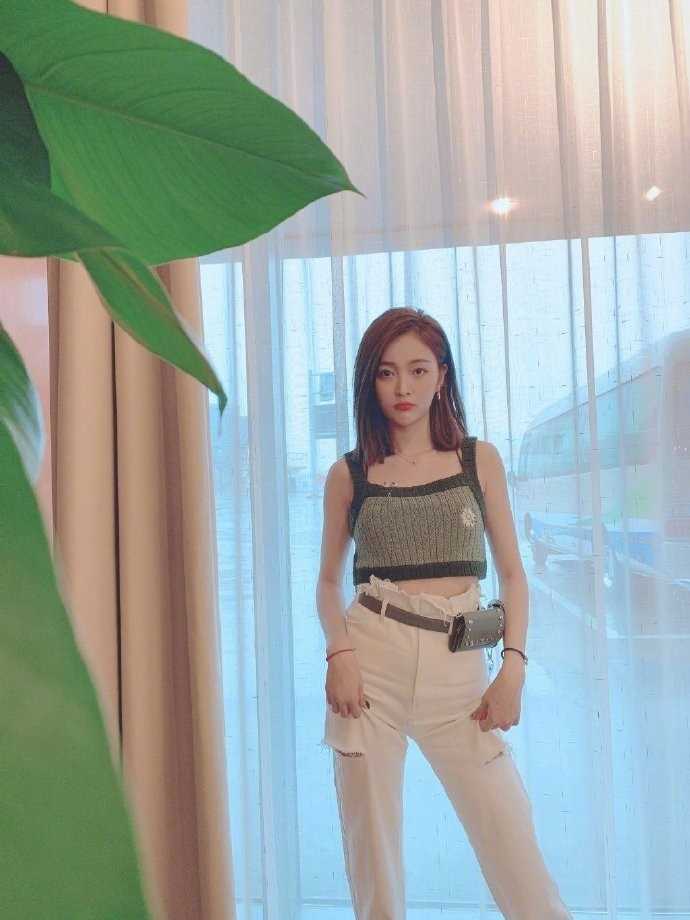 高清活力少女吴宣仪清纯养眼治愈秀丽图片图集