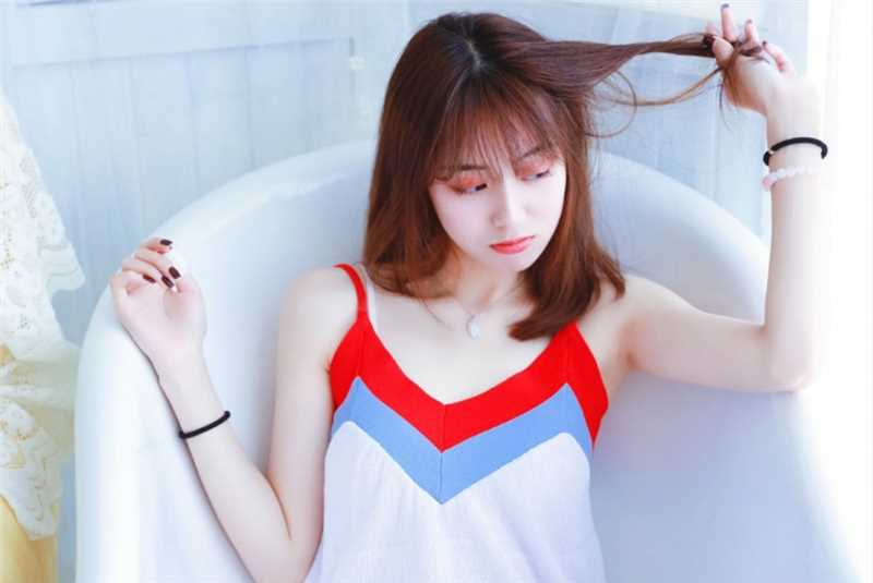 高清浴缸美女模特娇艳成熟小清新养眼天然文艺清纯图集