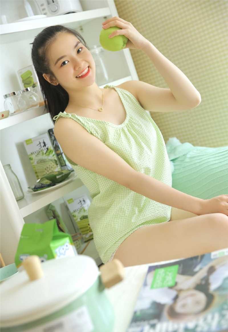 优质十八岁邻家妹妹笑容甜美养眼清纯艺术照相册