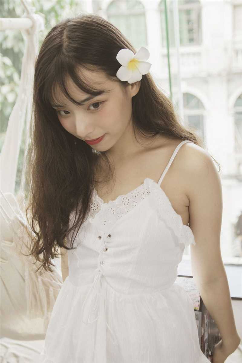 优质清纯女友肤白貌美大长腿白皙迷人桃花眼魅惑勾人套图相册