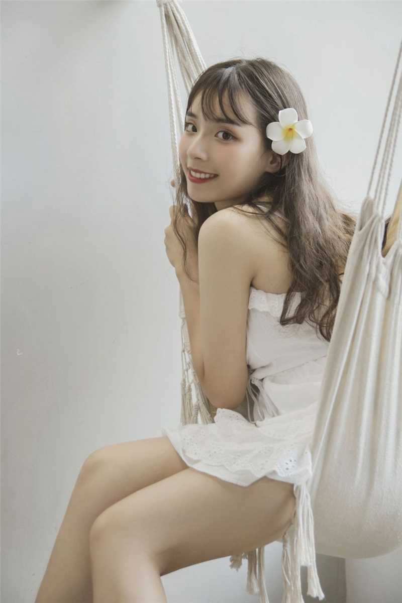 优质清纯女友肤白貌美大长腿白皙迷人桃花眼魅惑勾人套图相册