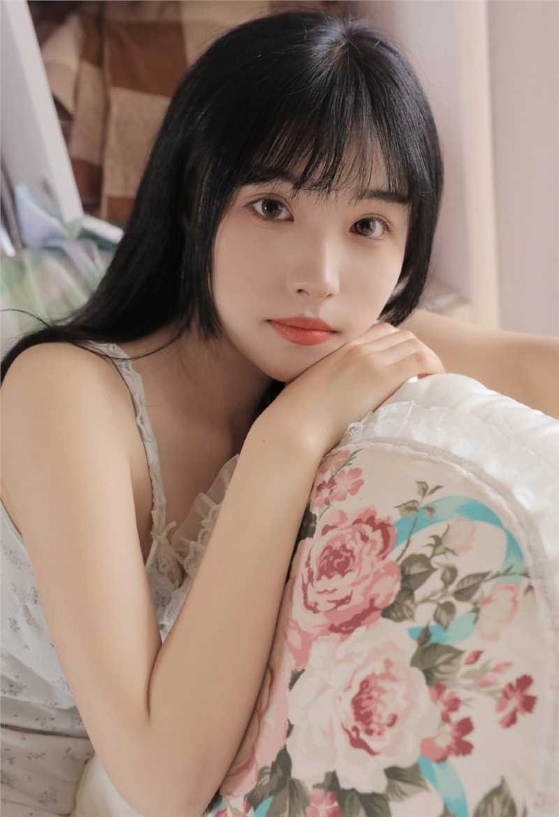 最新清纯可爱萝莉少女稚嫩未成年萌妹子内衣极品养眼壁纸