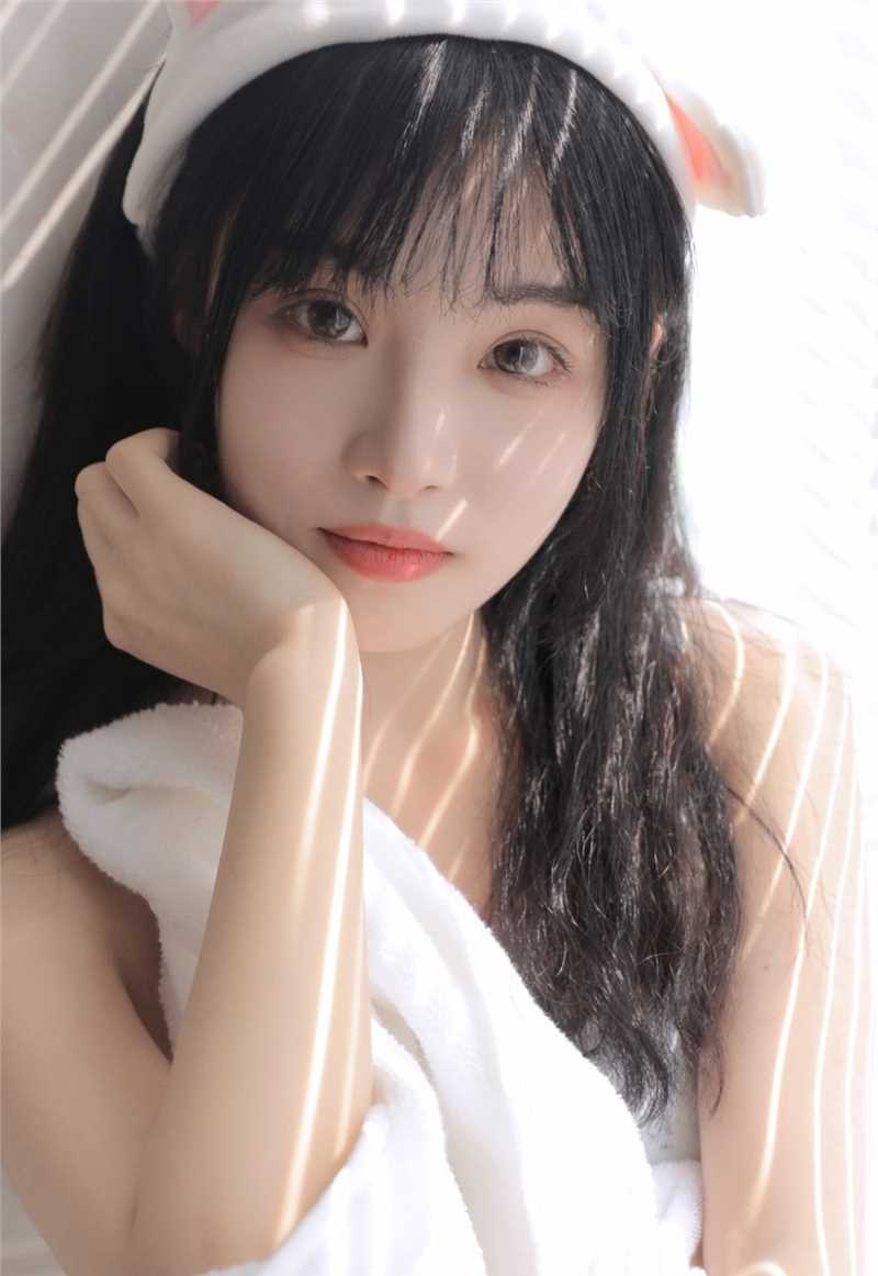 最新清纯可爱萝莉少女稚嫩未成年萌妹子内衣极品养眼壁纸