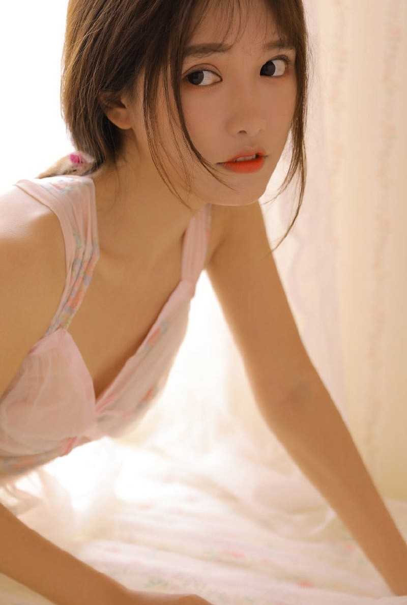 特别专辑美少女吸晴内衣模特吊带香肩清纯诱人图片
