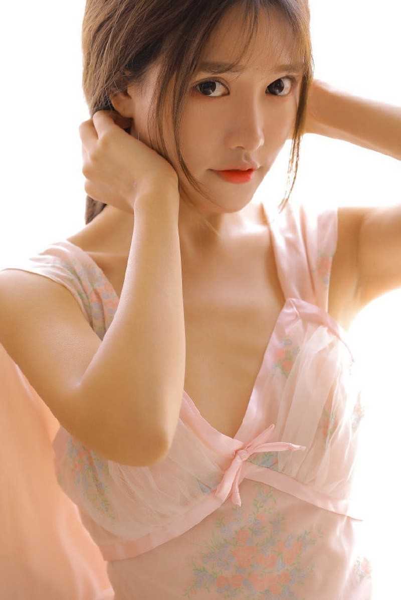 特别专辑美少女吸晴内衣模特吊带香肩清纯诱人图片