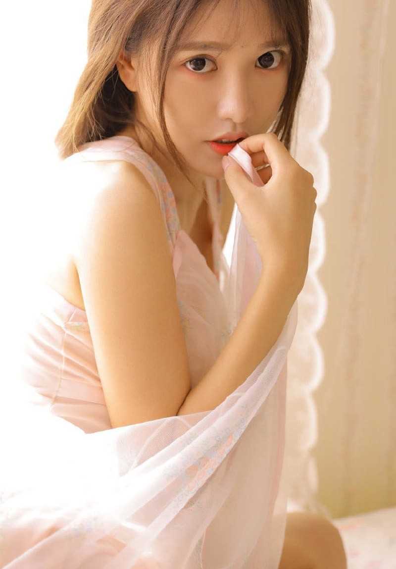 特别专辑美少女吸晴内衣模特吊带香肩清纯诱人图片