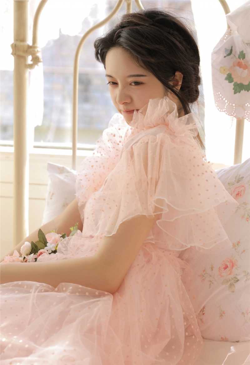 精选蕾丝长裙少女梦幻治愈养眼空灵甜美清纯图片图册