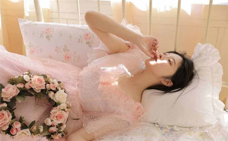 精选蕾丝长裙少女梦幻治愈养眼空灵甜美清纯图片图册