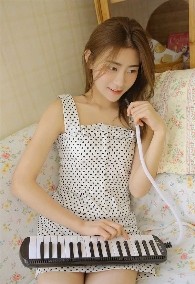 高清甜美漂亮女孩清纯气质白虎御姐吊带长腿图集