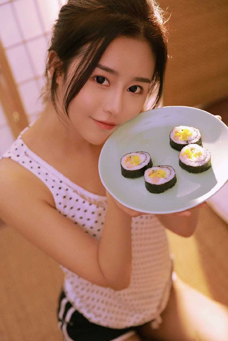 高清治愈系美女居家未成年床上抚媚妖娆性感大胆人体艺术图册