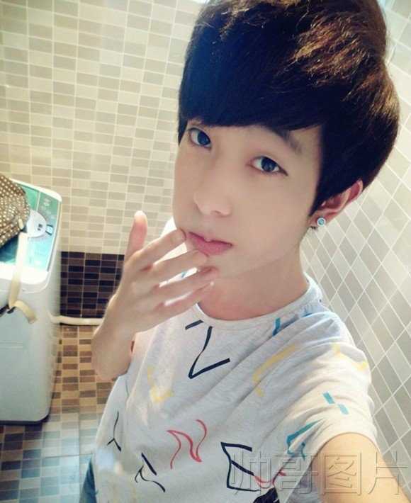 最全可爱非主流帅哥俏皮活力卖萌清纯无邪图片壁纸