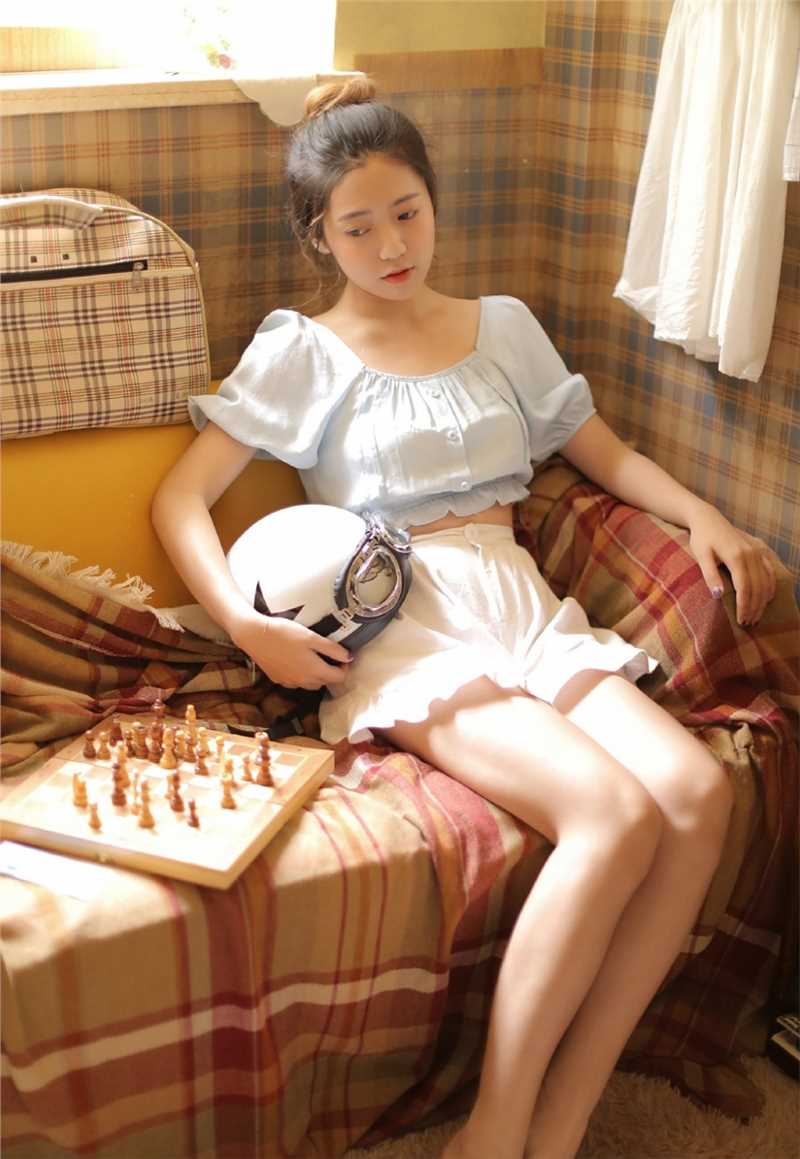 最新素人长腿安全裤美女无邪双眸天然白皙雪肌诱人清纯图集