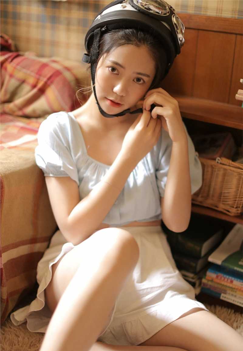 最新素人长腿安全裤美女无邪双眸天然白皙雪肌诱人清纯图集