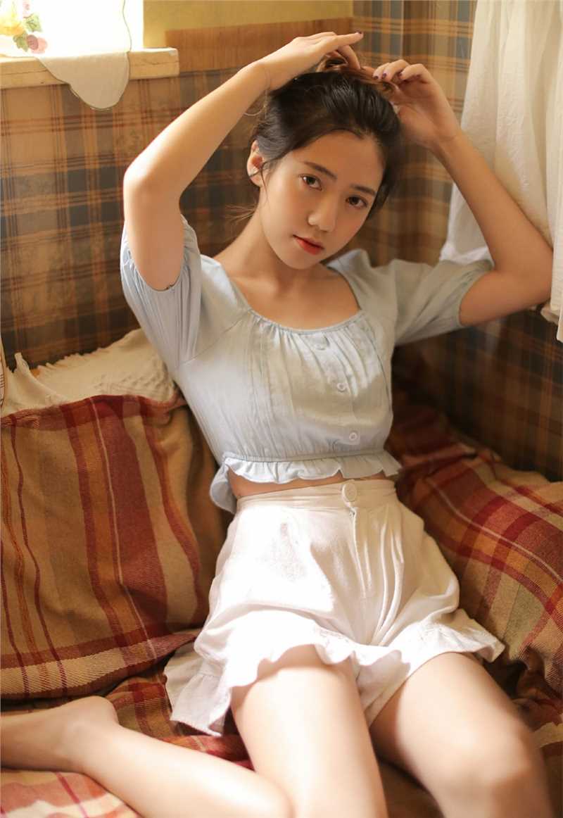 最新素人长腿安全裤美女无邪双眸天然白皙雪肌诱人清纯图集