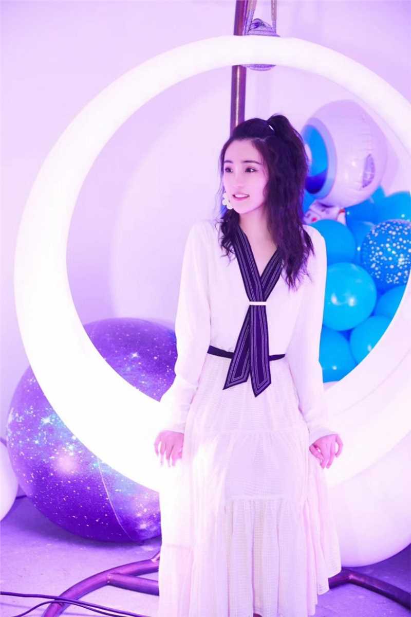 高清甜美少女张可盈清纯可爱气质梦幻养眼图片图集