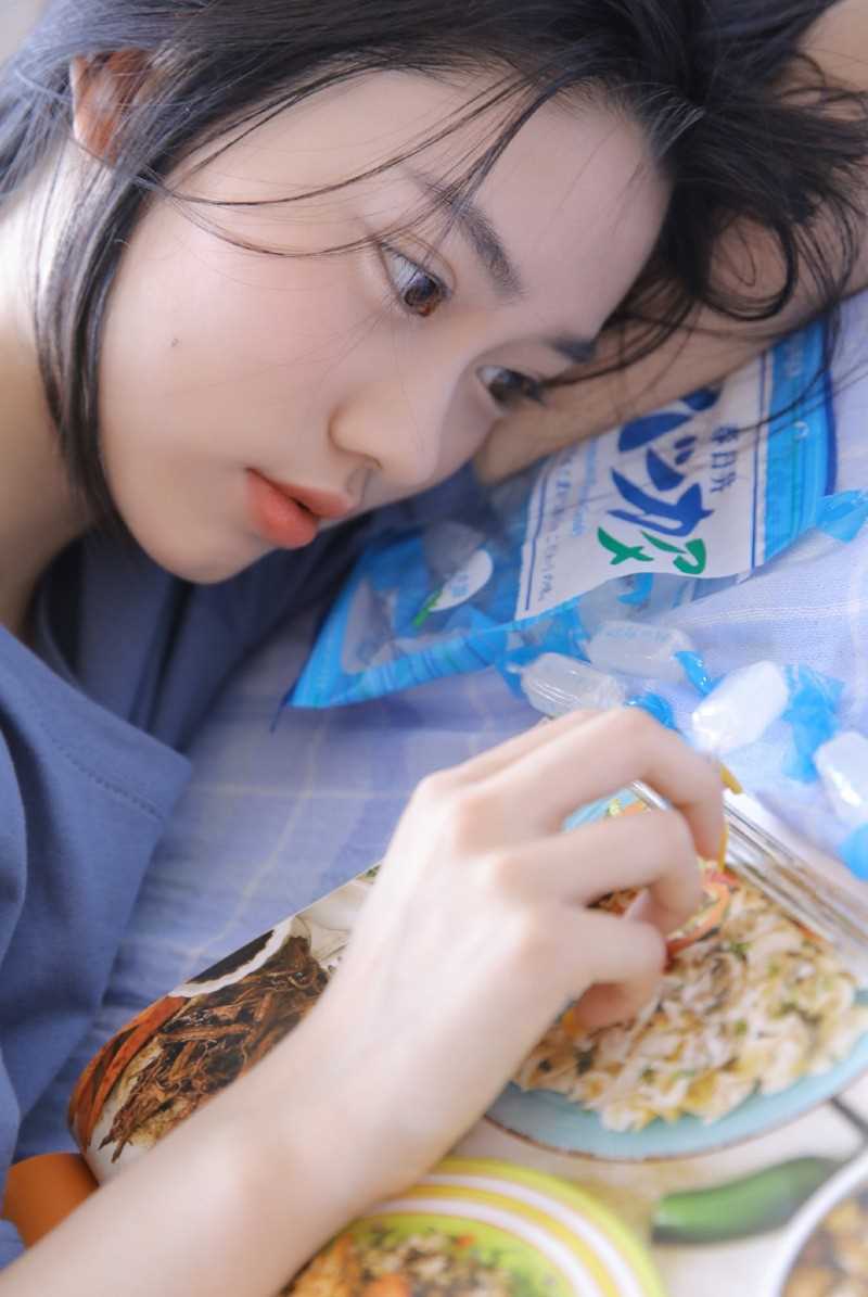 高清氧气美女模特居家清纯年轻的女孩图片图集