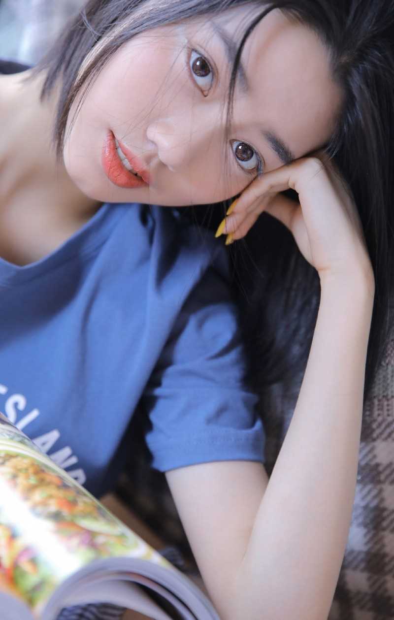 高清氧气美女模特居家清纯年轻的女孩图片图集