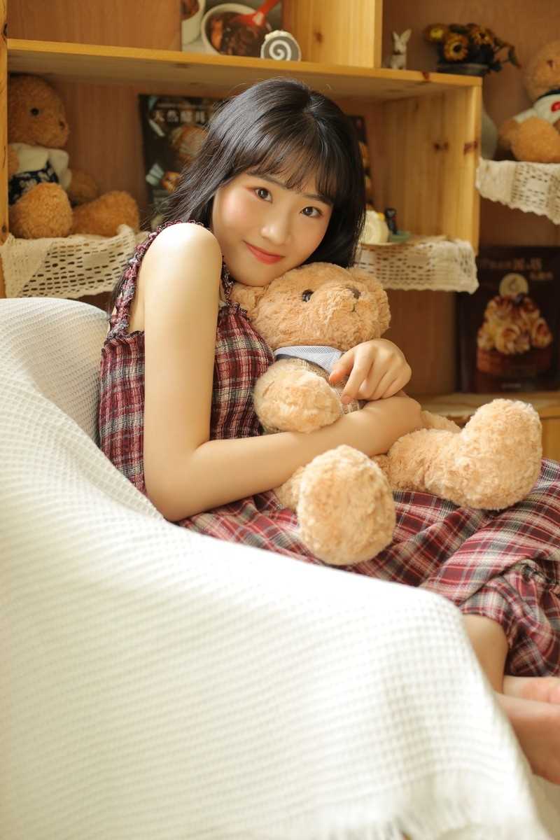 精选日系萝莉美女俏皮元气吊带内衣清纯居家私房照图册