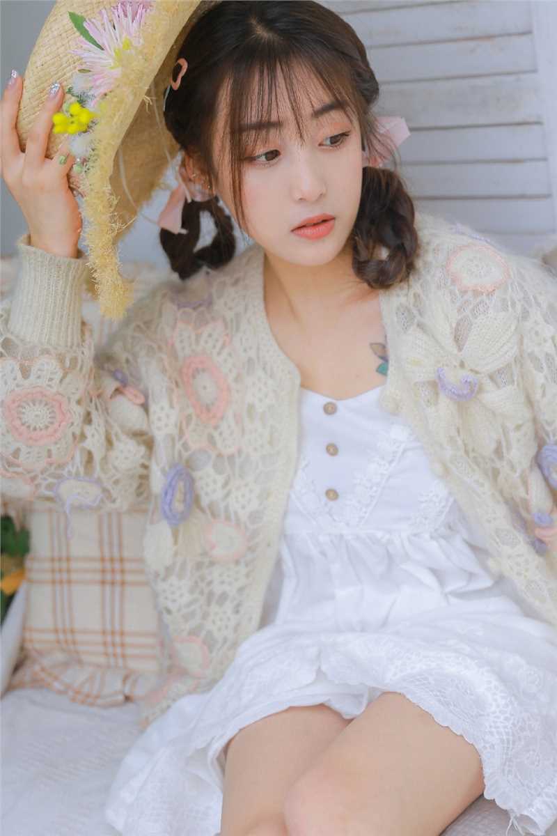 最全清爽小美女吊带长裙白皙大长腿性感迷人壁纸