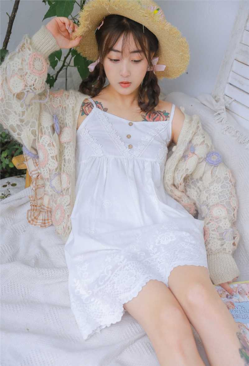 最全清爽小美女吊带长裙白皙大长腿性感迷人壁纸