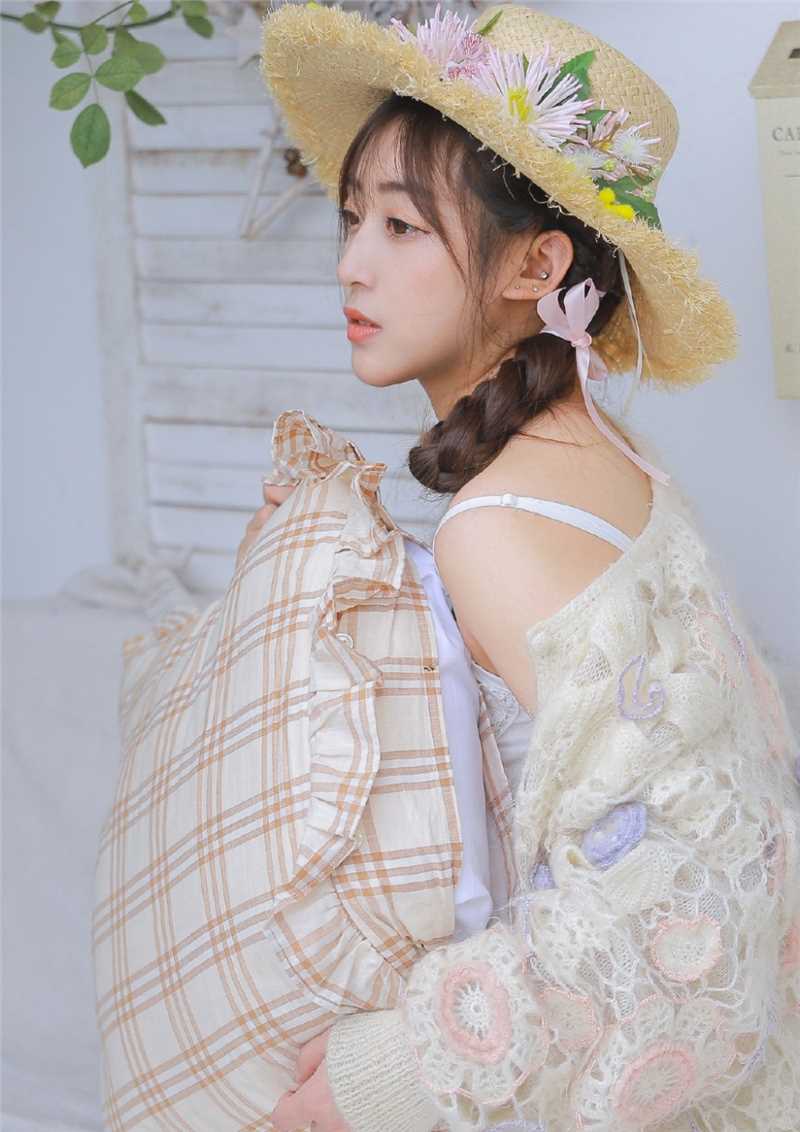 最全清爽小美女吊带长裙白皙大长腿性感迷人壁纸