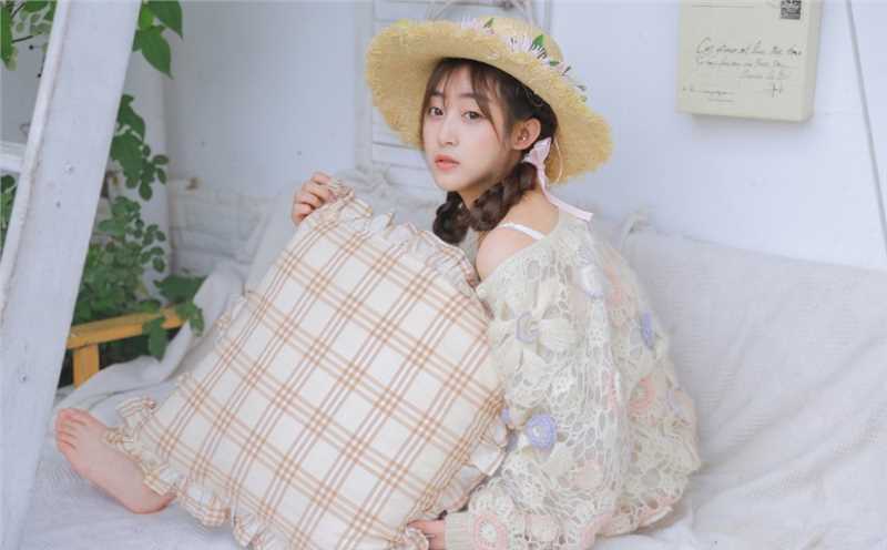 最全清爽小美女吊带长裙白皙大长腿性感迷人壁纸