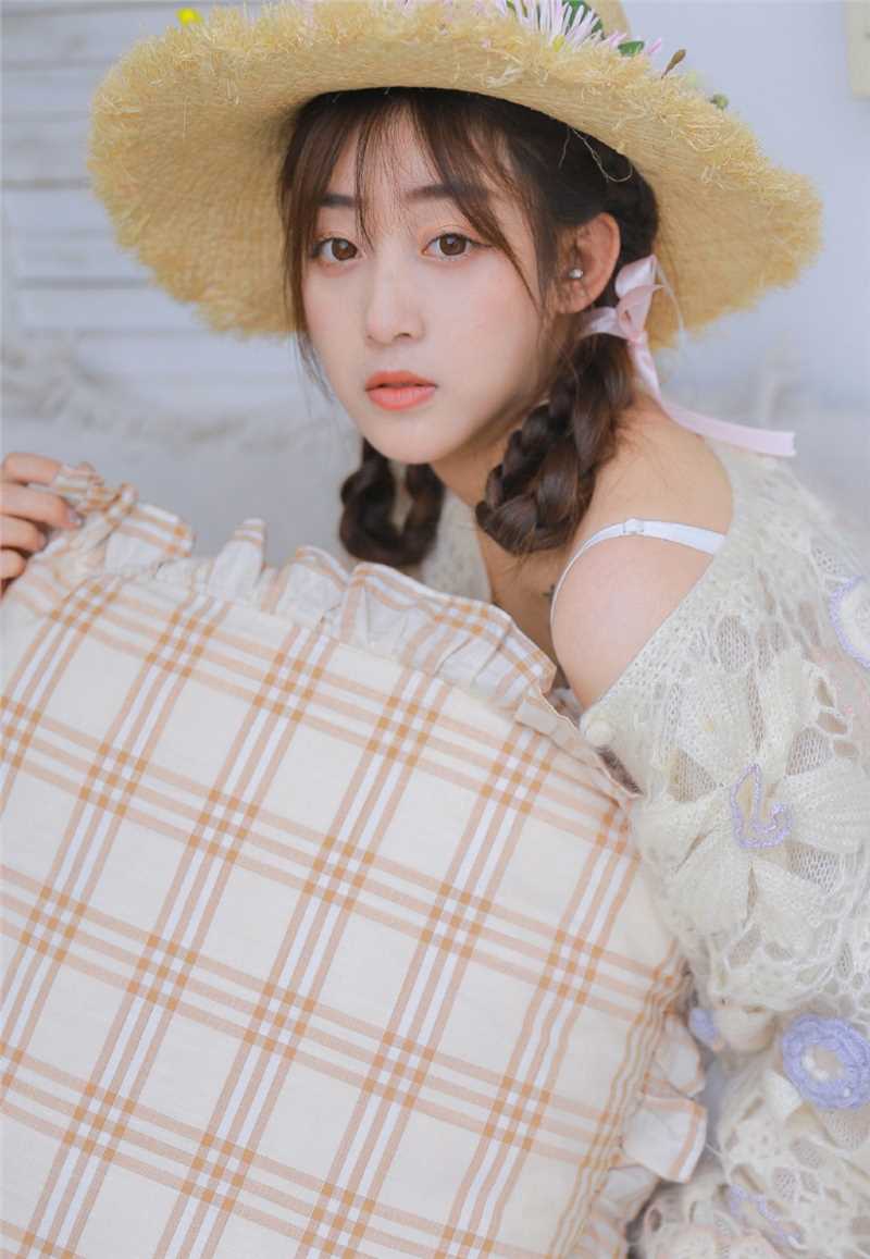 最全清爽小美女吊带长裙白皙大长腿性感迷人壁纸