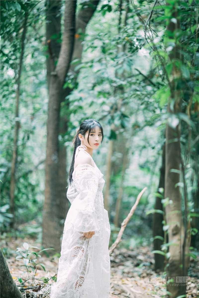 森林仙子阿惜白纱长裙香肩半露禁欲又勾人图集