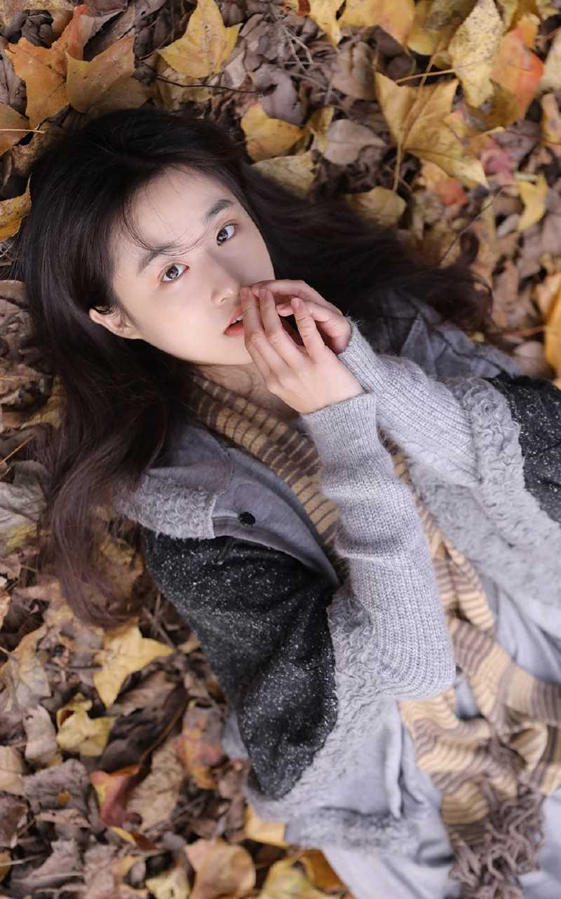 精选大眼校园女神美女甜美小清新户外清纯养眼模特摄影图册