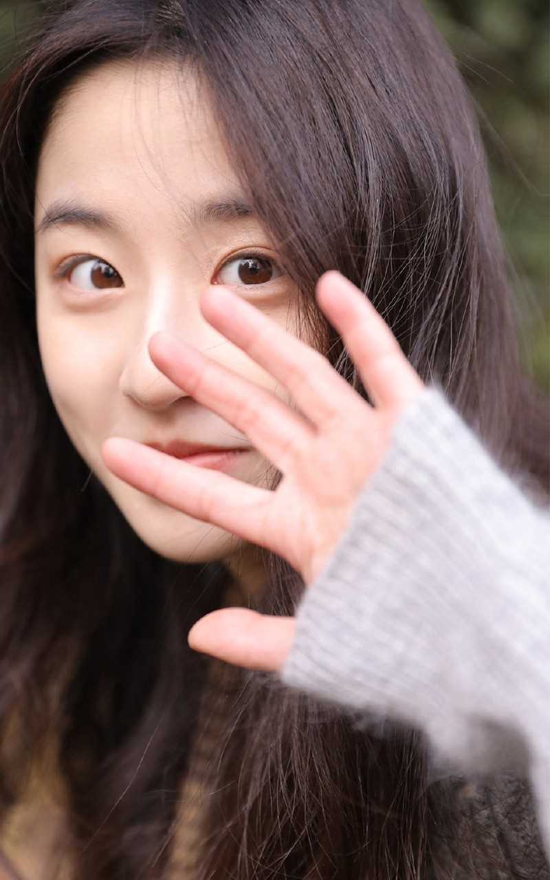 精选大眼校园女神美女甜美小清新户外清纯养眼模特摄影图册