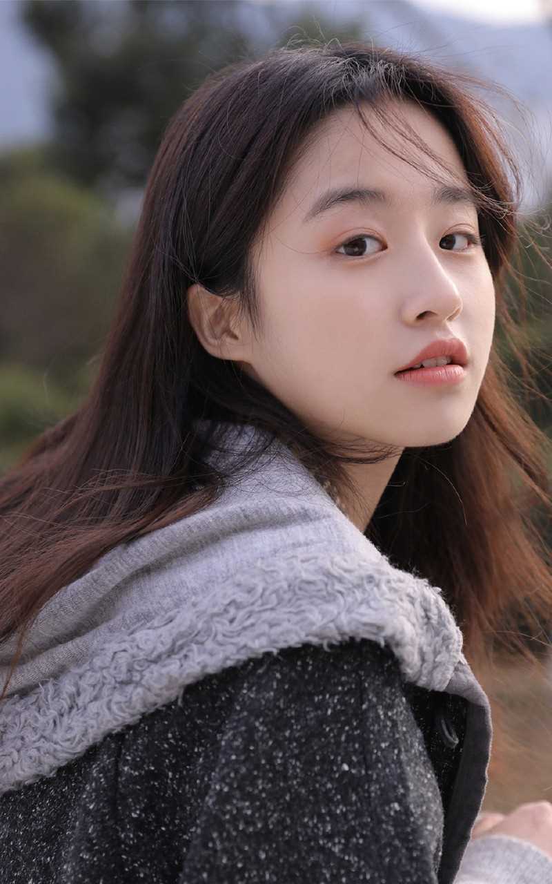 精选大眼校园女神美女甜美小清新户外清纯养眼模特摄影图册