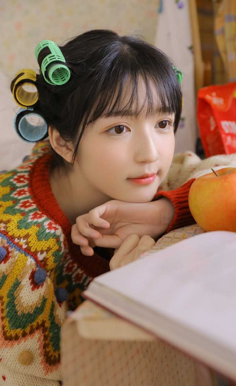 最全可爱邻家漂亮萝莉美女撩人做头发闺房清纯养眼图片相册