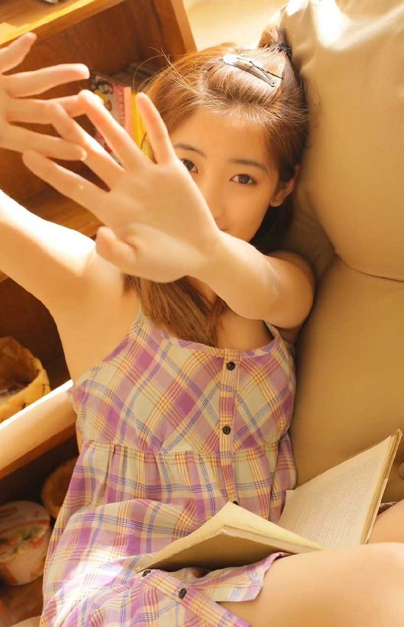 最全邻家性感女孩吊带短裙诱人大胆人体艺术壁纸